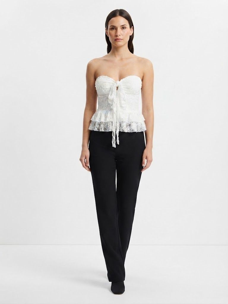 Φωτογραφία από Romantic Lace Peplum Top