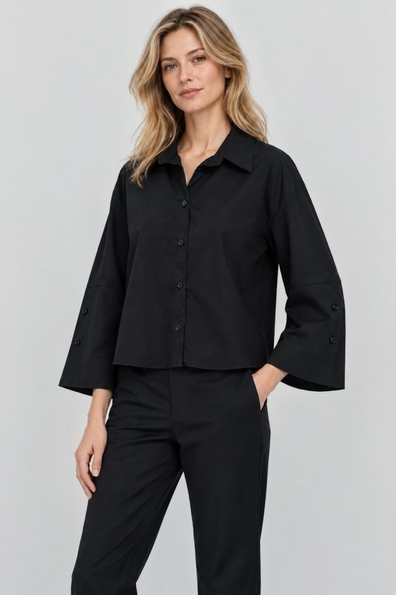 Φωτογραφία από SHIRT WITH WIDE SLEEVES