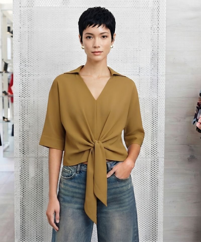 Φωτογραφία από SLEEK TIE-FRONT BLOUSE 